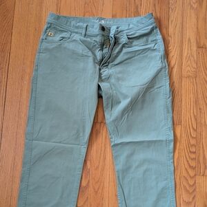 Duck Head Men's Chino Pants in Sage Green